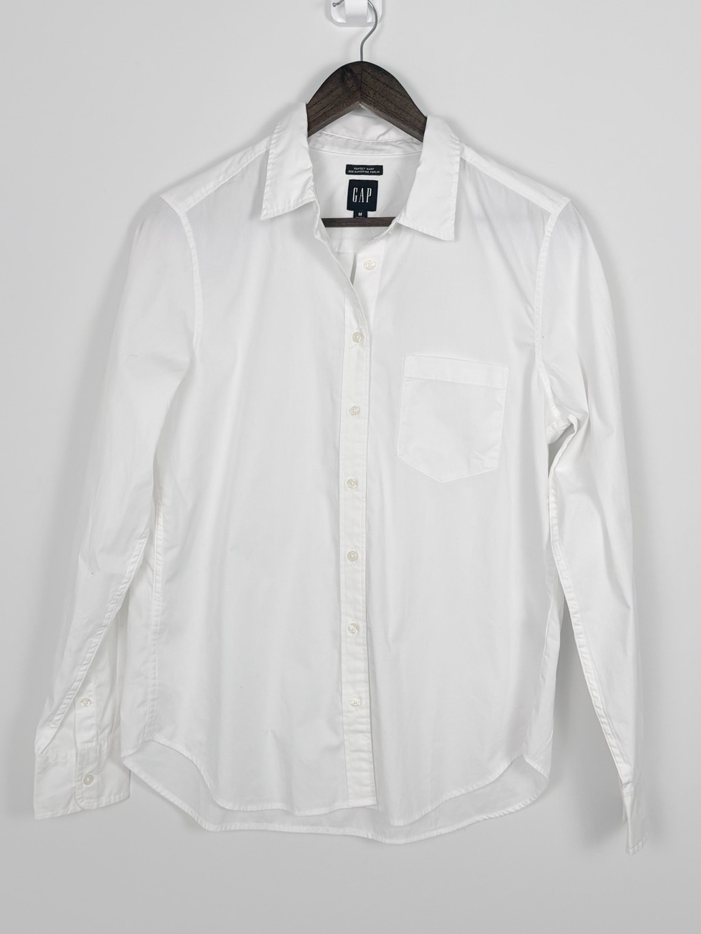 NWT GAP Women’s Perfect Shirt Superfine Poplin Button-Up Optic White Size Medium